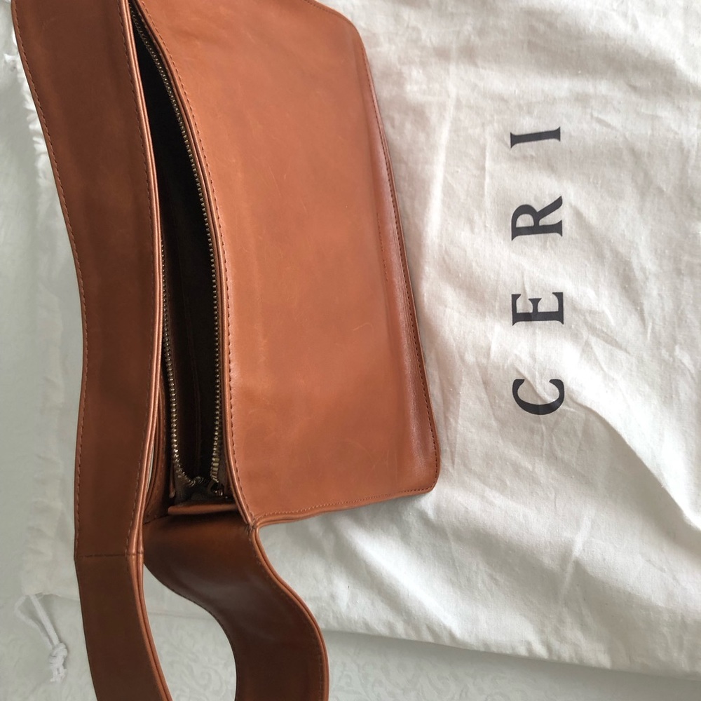 Ceri Hoover leather shoulder bag